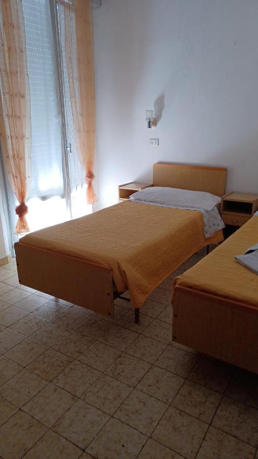 Hotel Villa Del Prato Cucina Romagnola E Possibilita Pacchetto Spiaggia Bellariva Di Rimini Kültér fotó