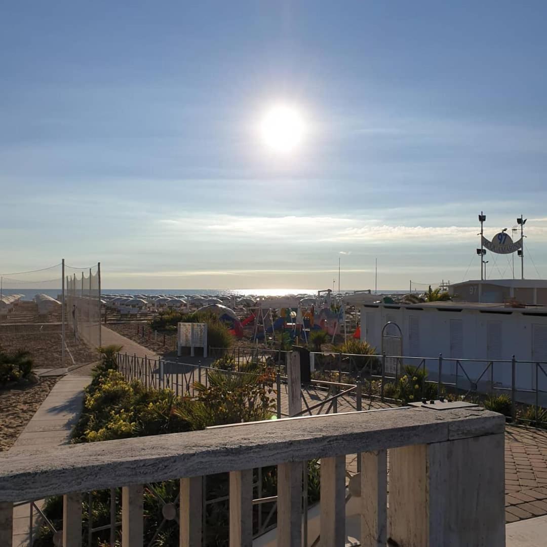 Hotel Villa Del Prato Cucina Romagnola E Possibilita Pacchetto Spiaggia Bellariva Di Rimini Kültér fotó